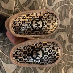 Daughter grown out of them. Never worn. new new